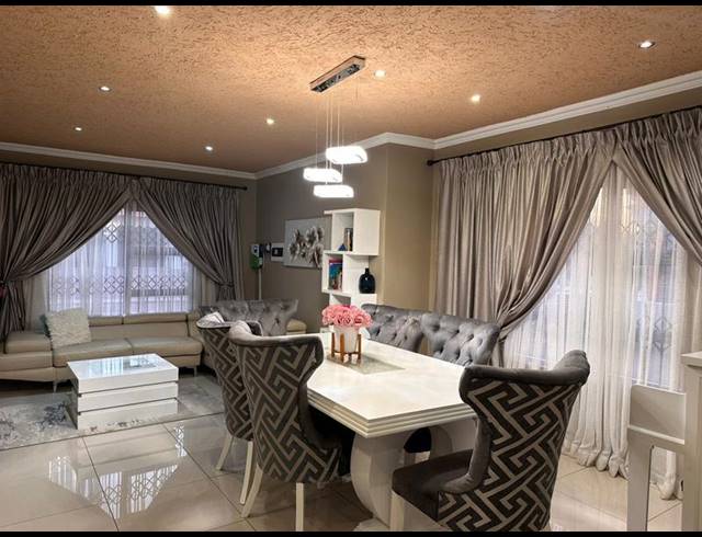 3 BEDROOM HOUSE FOR SALE IN THE ORCHARDS